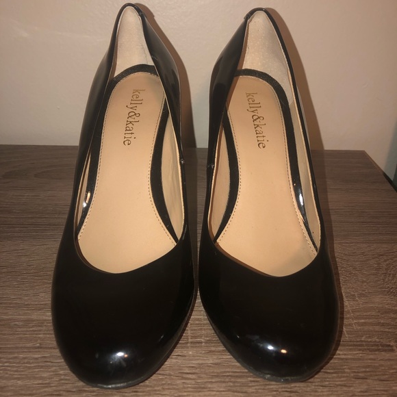 Kelly & Katie Black Heels - Picture 1 of 6